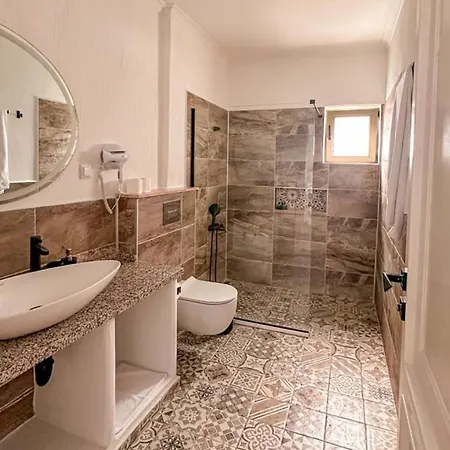 Garavilla Eski 酒店 *