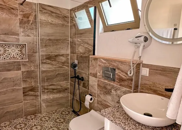 Hotel Garavilla Eski *